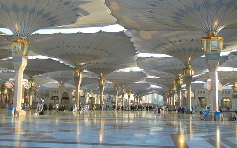 الحجرات: نبی کریم ﷺ کے حجرے